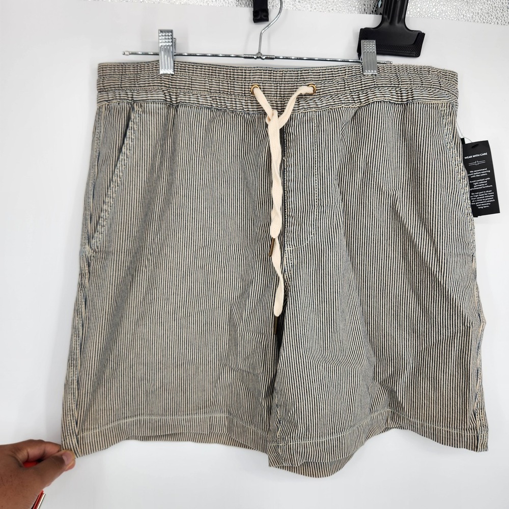 Liverpool Los Angeles Mens Off-White Railroad Stripe 7" Inseam Drawstring Short